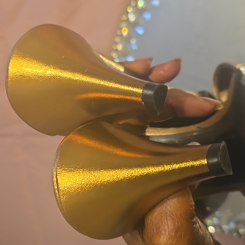 Gold GUCCI Slide Sandals - Picture 8 of 8
